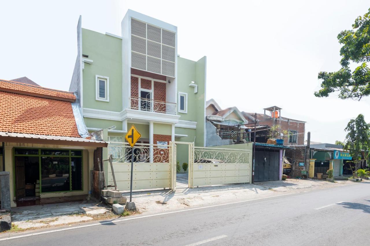 Oyo 3706 Griya Tentrem Syariah Lamongan Eksteriør bilde